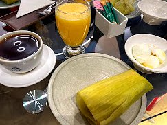 Combo completo: envuelto, café y jugo